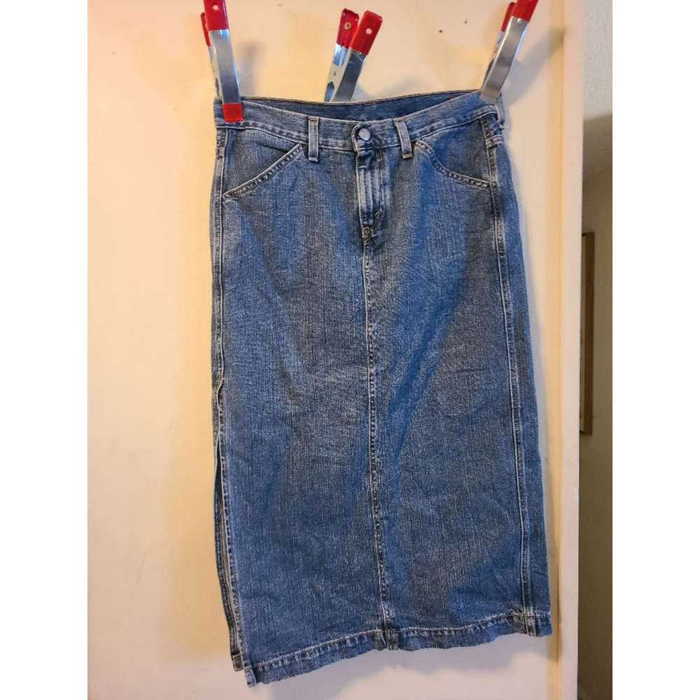 Women's Levi's Denim Skirt Size 8 Blue